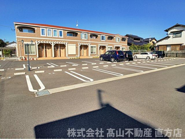 ティーダ感田Ａの駐車場