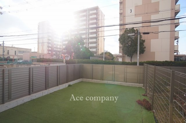 【庭】 | 久宝寺グリーンマンション | 約13.06坪（43.20平米）広い専用庭付きの物件です☆