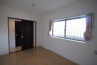 【寝室】 | メゾン・ド・フレシュール | ※同建物ほかのお部屋の写真です。