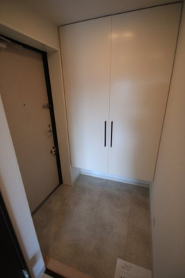 【玄関】 | メゾン・ド・フレシュール | ※同建物ほかのお部屋の写真です。