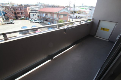 【バルコニー】 | メゾン・ド・フレシュール | ※同建物ほかのお部屋の写真です。