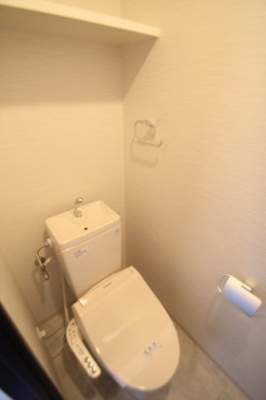 【トイレ】 | メゾン・ド・フレシュール | ※同建物ほかのお部屋の写真です。