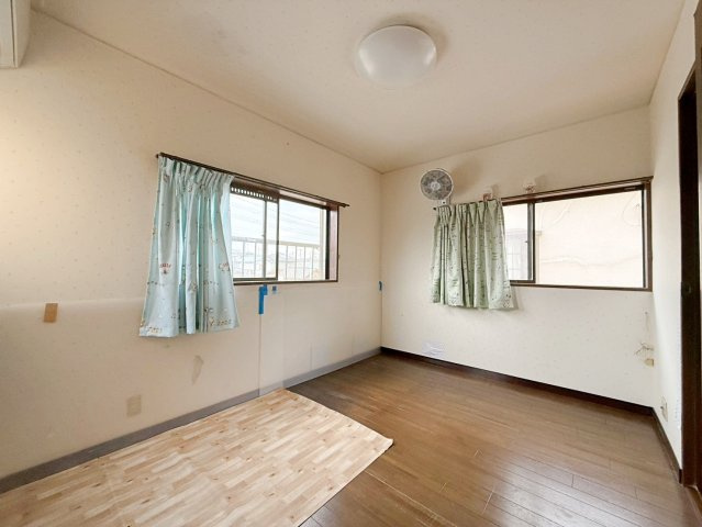 岸和田市田治米町　中古戸建の洋室