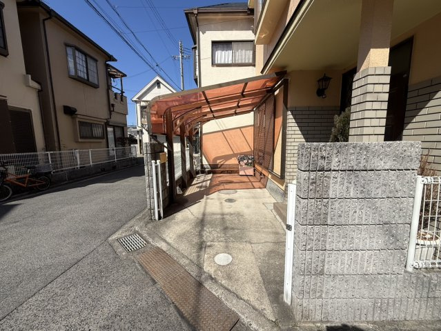 岸和田市田治米町　中古戸建の駐車場