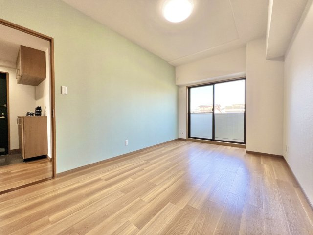 メゾン浜松高台の洋室|約8.3帖の洋室です。