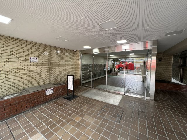 鶴見ダイカンプラザのエントランス