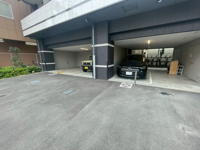 JMFレジデンス都島の駐車場