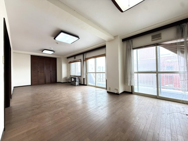 シャトウ山鼻の居間・リビング