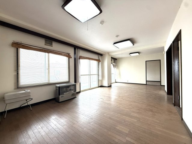 シャトウ山鼻の居間・リビング