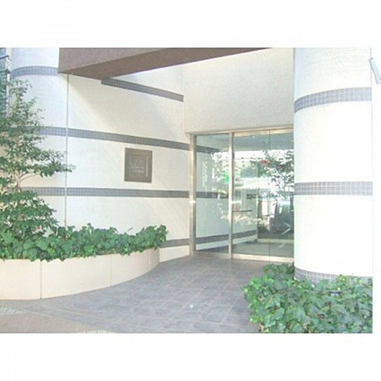 江東区富岡１丁目の賃貸マンションのエントランス