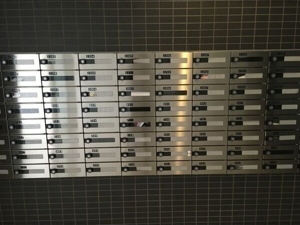 レジディア鶴舞のエントランス