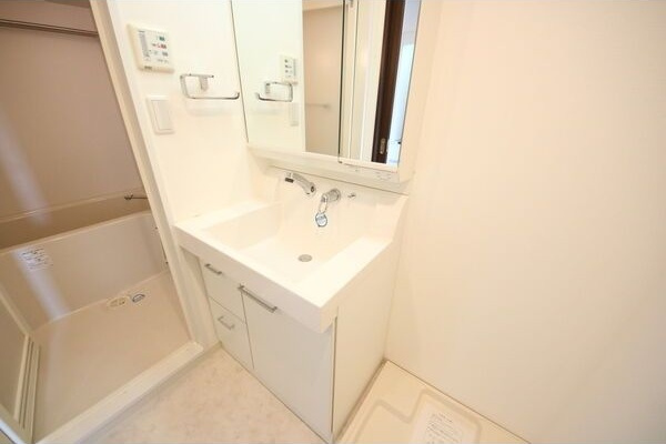 レジディア鶴舞の洗面所