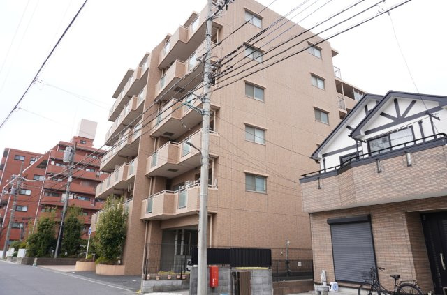 セザール谷塚の外観