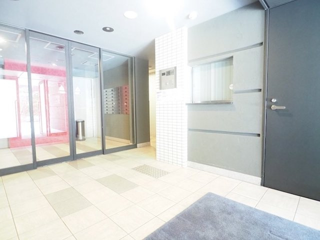 レジディア文京湯島のロビー