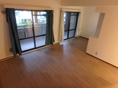 【居間・リビング】 | ジュエルコート甲子園口Ⅱ | 明るいリビング