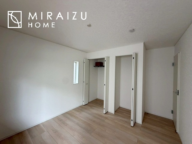 【前面道路含む現地写真】 | 日当たりの良いお家は嬉しいですよね。それぞれ価値観が分かれる箇所です、実際に内覧して日当たりの心地よさをご体感下さいね♪