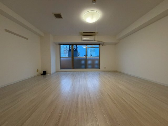 ディアコートセンバの洋室