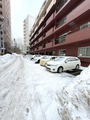 GSハイム中島公園の駐車場