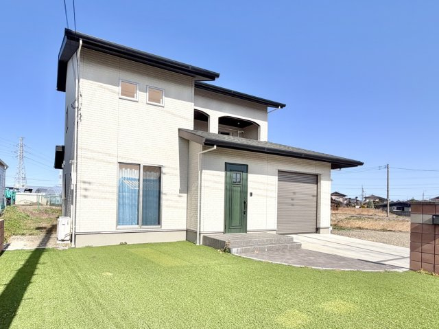 【中古戸建】高崎市我峰町の外観|■外観｜ここから始まる「日常」はご家族にとってかけがえのない時間となります。少しでも豊かに、快適に。