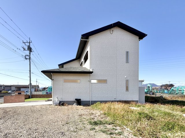 【中古戸建】高崎市我峰町の外観|■外観｜土日のご見学はもちろん、平日・夜間のご案内も大歓迎です♪「今から見たい」や「仕事終わりに見たい」にもご対応できますのでお気軽にお問い合わせください♪