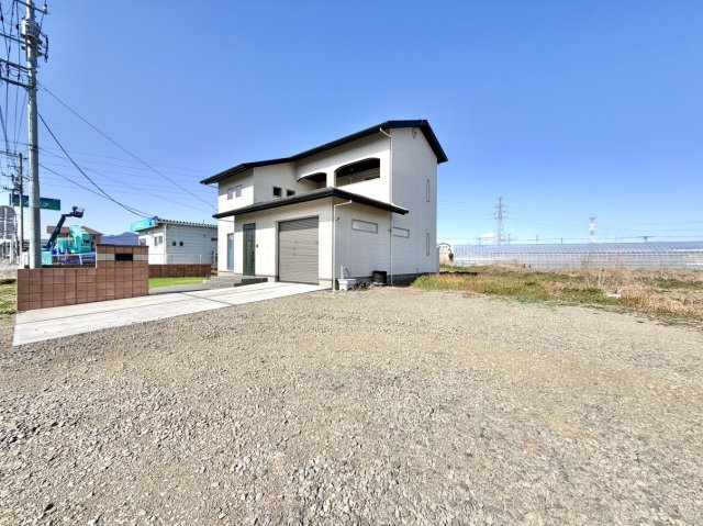 【中古戸建】高崎市我峰町の外観|■外観|シンプルで洗練されたデザインは住まう人の色に染まり、個性を映し出します♪本日見学可能(*＾＾*)