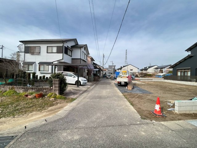 ブルーミングガーデン　一宮市木曽川町黒田北宿二の切　全2区画分譲の前面道路含む現地写真|「現地（2026年2月24日）撮影」　　
■前面道路　
■ヤマダ不動産　株式会社リライフ