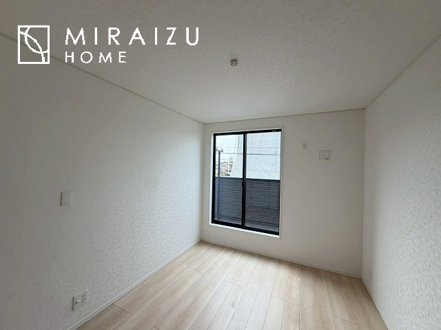 【子供部屋】 | 暮らしやすさを考えたプランで快適な現地ロケーションを実現。安らぎに満たされる、ゆとりのある日々を過ごせます♪