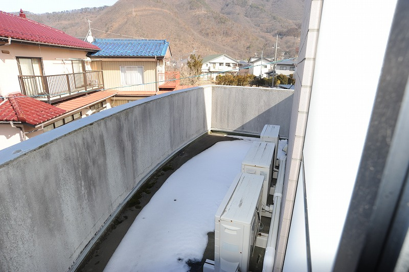 千曲市上徳間　住宅兼店舗のバルコニー