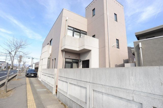 千曲市上徳間　住宅兼店舗の外観