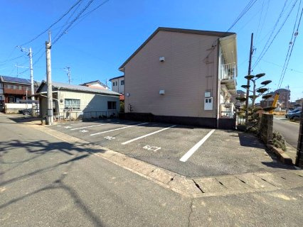 ハミングバードの駐車場