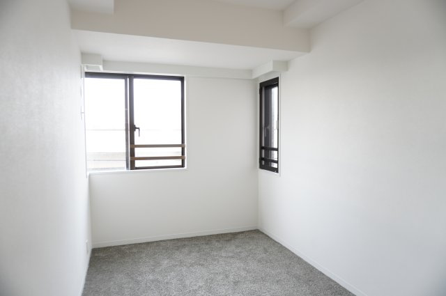 草加パーク・ホームズの洋室|4.7帖