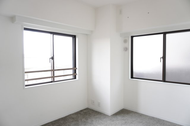 草加パーク・ホームズの洋室|5.4帖