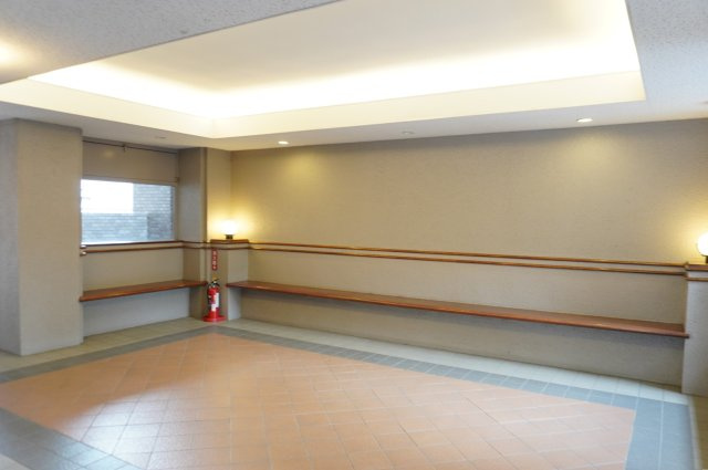 草加パーク・ホームズのエントランス