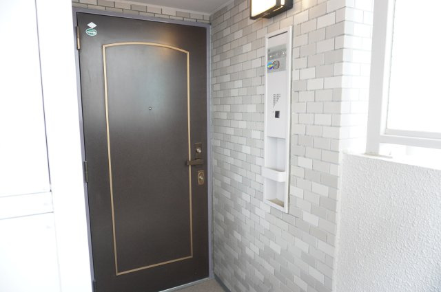 草加パーク・ホームズの玄関