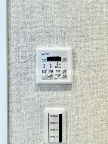 ダイアパレス東砂の冷暖房・空調設備|【浴室乾燥機】暖房・冷風・換気・乾燥が可能です。毎日を快適に過ごせるうれしい機能が揃っています。雨の日の洗濯物も安心です。