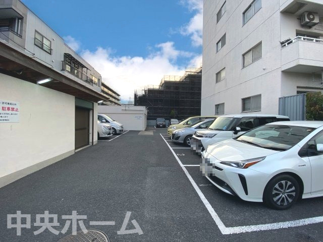 ダイアパレス東砂の駐車場|【敷地内駐車場】最新の空き状況や費用などの詳細は担当スタッフまでお問い合わせください。