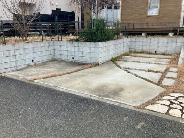 正連寺戸建の駐車場