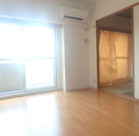 【居間・リビング】 | グリーンコート | ゆったりとした居間です