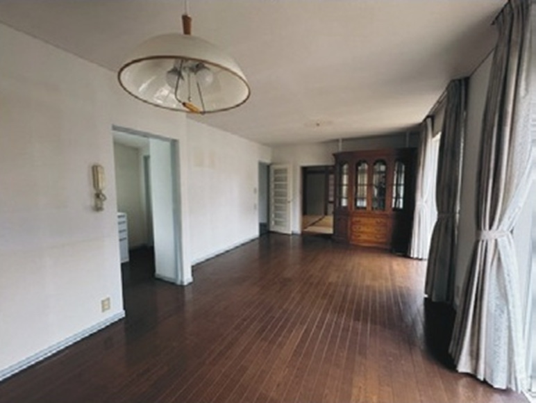 中古戸建　熊谷市万吉572-72（リフォーム住宅）の居間・リビング