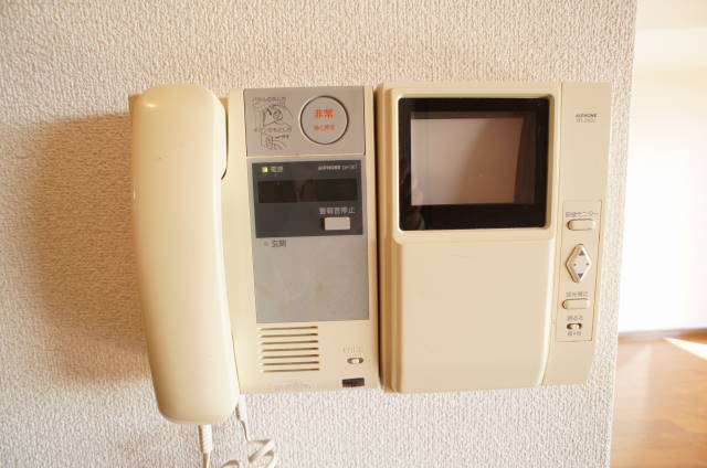 サンシャインパレスのセキュリティ|モニター付インターホンで安心
