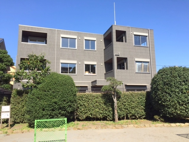 コーポラス・大和の外観|★裏側が公園の閑静な住宅街の建物です。★