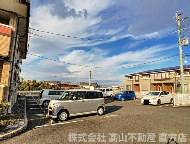 エテルノ　フェリーチェⅠの駐車場