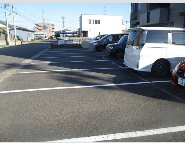 ジェントリーの駐車場