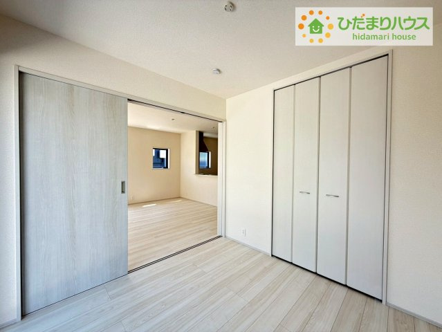 日立市東多賀町3期　新築戸建　1号棟の洋室|窓が多く、明るい空間を演出してくれます(*^^*)