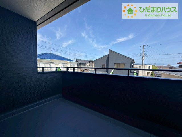 日立市東多賀町3期　新築戸建　1号棟のバルコニー|広々としたバルコニーは、大量の洗濯物を干しても余裕！お布団だって、家族全員分をいっきに干せますね(^O^)