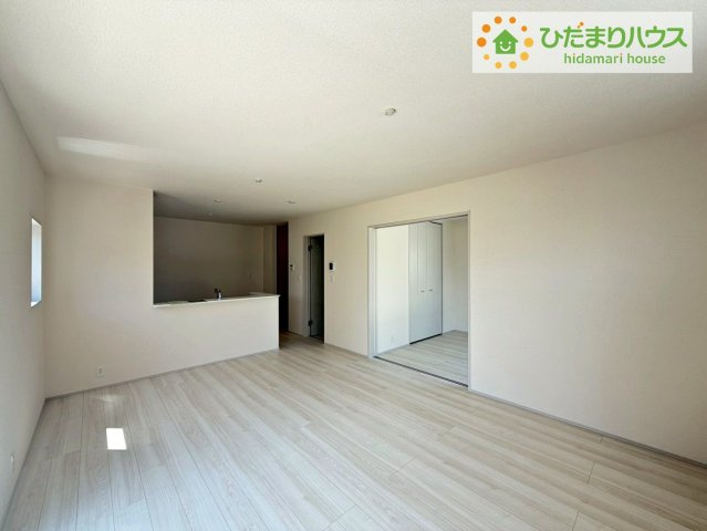 日立市東多賀町3期　新築戸建　1号棟の居間・リビング|家族の集まるLDKは広々19帖！贅沢な空間を演出！