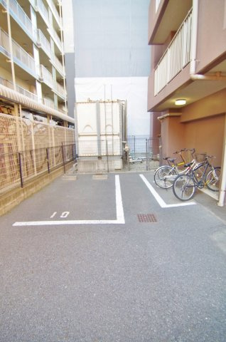 ルプソアールの駐車場