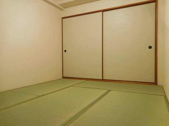 大川マンションの寝室
