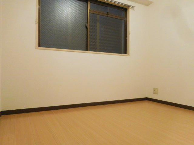 大川マンションの寝室