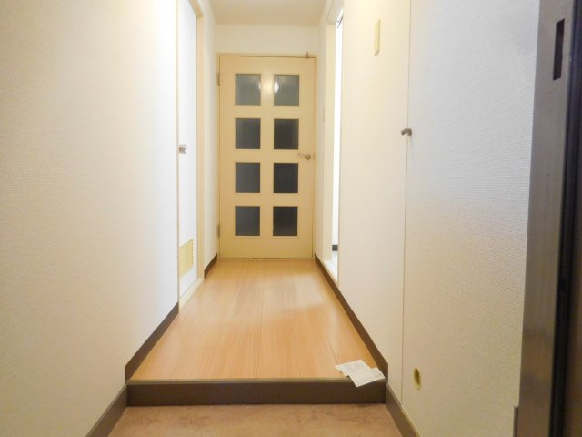 大川マンションの玄関